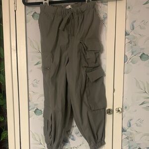 UKids Gray Cargo Pants full of pockets snd drawstring waist. No tags never worn